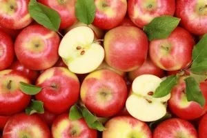 Az alma jótékony hatásai az egészségünkre: tápláló értékek és kutatások áttekintése.